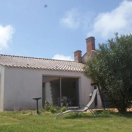 Maraichine Renovee, Grand Jardin Et Wifi, Entre Et Marche Nyaraló Saint Gilles Croix de vie