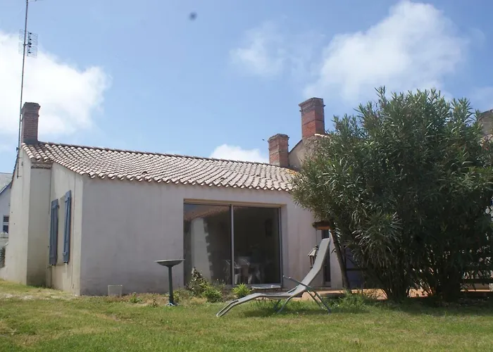 Maraichine Renovee, Grand Jardin Et Wifi, Entre Et Marche بيت للعطل سانت جيل كروا دي فيي